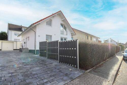 13 Einfahrt - 5 Zimmer Einfamilienhaus zum Kaufen in Borchen