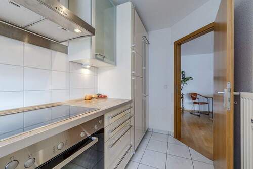 Gepflegte Einbauküche - 