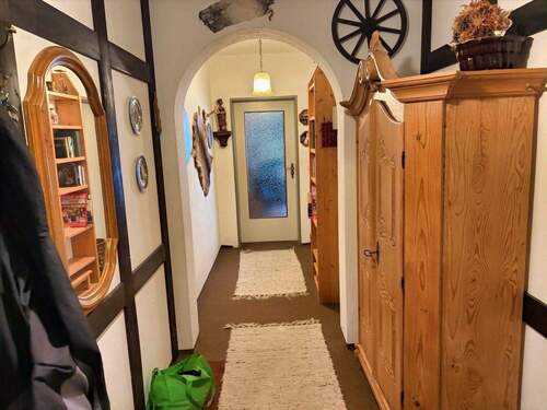 Diele - 2 Zimmer Etagenwohnung zum Kaufen in Bad Reichenhall