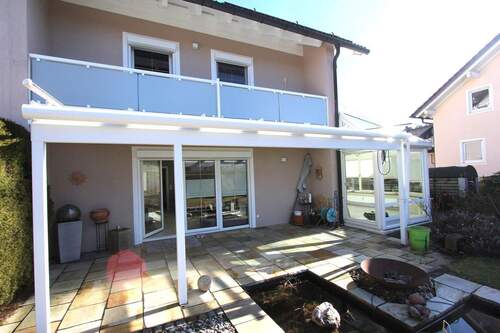 ... Ansicht vom Garten zur großen Süd-Terrasse ... - 