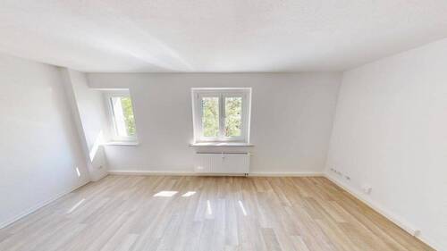 Wohnzimmer Vergleichswohnung - Tolle Familienwohnung, Gartengrundstück vorhanden