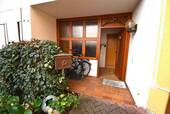 Hauseingang - 6 Zimmer Mehrfamilienhaus, Wohnhaus in Grenzach-Wyhlen