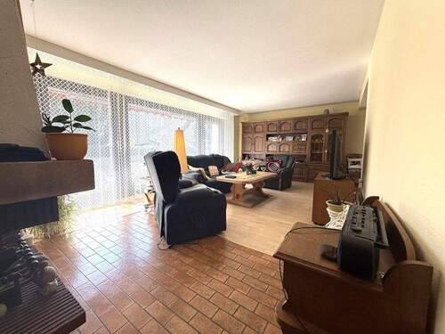 Wohnzimmer - 8 Zimmer Einfamilienhaus zum Kaufen in Haigerloch / Weildorf