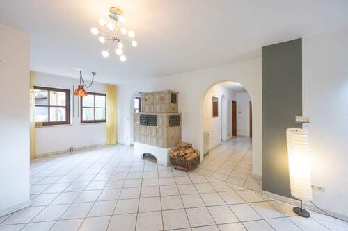 Essbereich mit Kachelofen - 