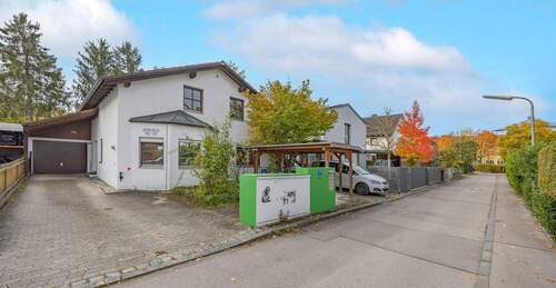 Hausansicht - 5 Zimmer Mehrfamilienhaus, Wohnhaus zum Kaufen in Freimann