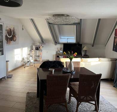 WOHN/ESSZIMMER - 4 Zimmer Etagenwohnung in Offenburg