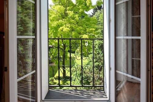 Blick aus dem Schlafzimmer - 5 Zimmer Mehrfamilienhaus, Wohnhaus zum Kaufen in Essen