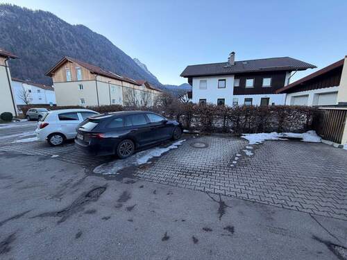 4 Stellplätze auf dem Grundstück - 