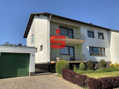 Strassenansicht - Doppelhaushälfte mit Garage und Garten in attraktiver Wohnlage