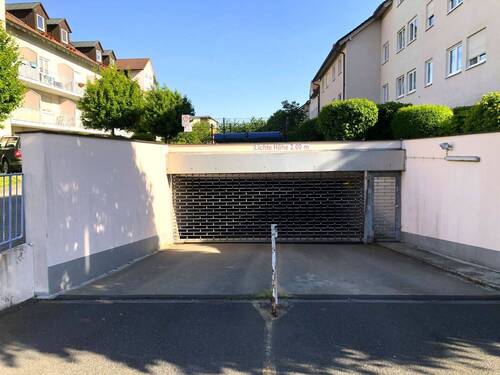 Die Einfahrt zur Tiefgarage - Etagenwohnung mit 36,50 m² in Naunhof zum Kaufen