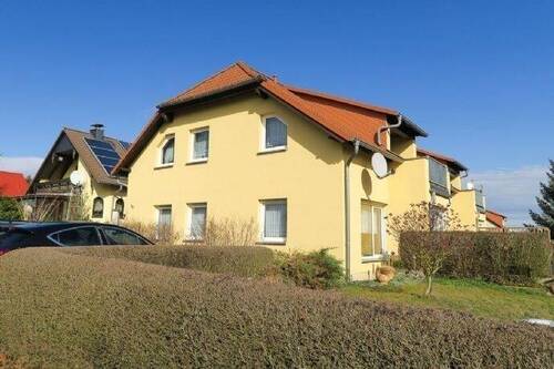 Hausansicht - 3 Zimmer Wohnung mit Terrasse in Edersleben