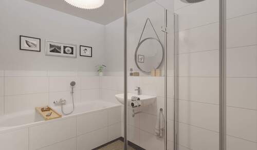 Modern gefliestes Badezimmer mit bodengleicher Dusche und Badewanne - 