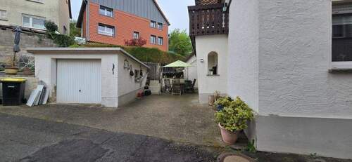 Garage und Terrasse - 6 Zimmer Einfamilienhaus zum Kaufen in Barntrup