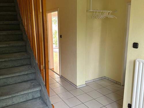 Flur EG.JPG - Reihenmittelhaus mit 102,00 m&sup2; in Mönkeberg zum Kaufen