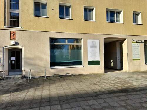 Front nah - 1 Zimmer Büro zum Kaufen in Berlin