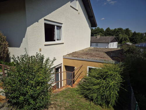 Außenansicht 2 - 8 Zimmer Einfamilienhaus zum Kaufen in Sinsheim / Steinsfurt