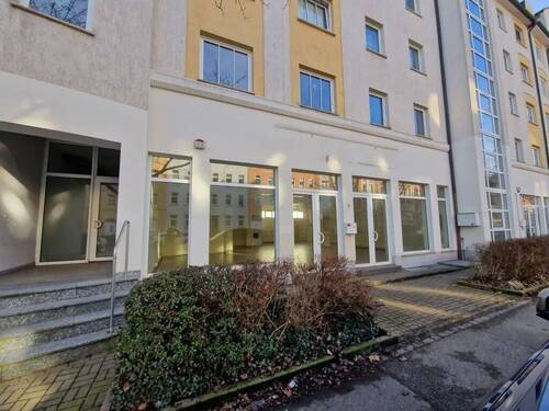 Zugänge zum Laden (rechts im Bild) - Gewerbeobjekt (Büro, Produktion, Verkauf) zur Miete in Erfurt