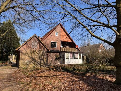 Titelbild - Gelegenheit in WardenburgAchternmeer: Haus mit großem Grundstück zu verkaufen