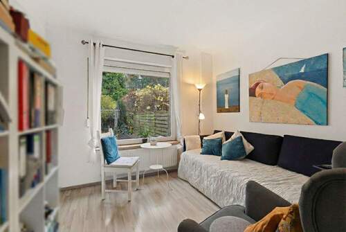 Gästezimmer Erdgeschoss - 7 Zimmer Mehrfamilienhaus, Wohnhaus in Hamburg / Meiendorf