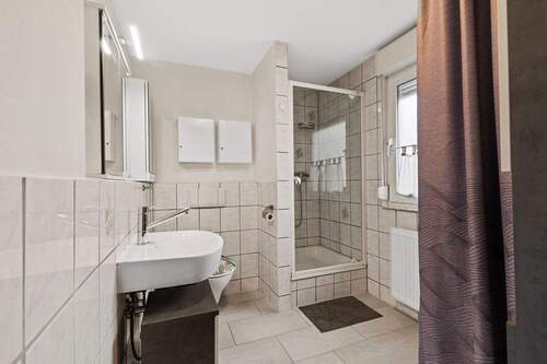 Duschbad Erdgeschoss - 