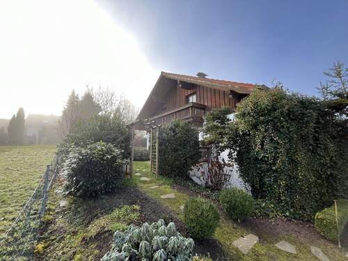 Ansicht Osten - Malerisches Haus in Konzell - 525.000,00&nbsp;EUR Kaufpreis, ca.&nbsp; 150,00&nbsp;m&sup2;&nbsp;Wohnfl&auml;che