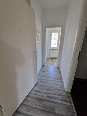 Flur - 2 Zimmer Etagenwohnung zur Miete in Magdeburg