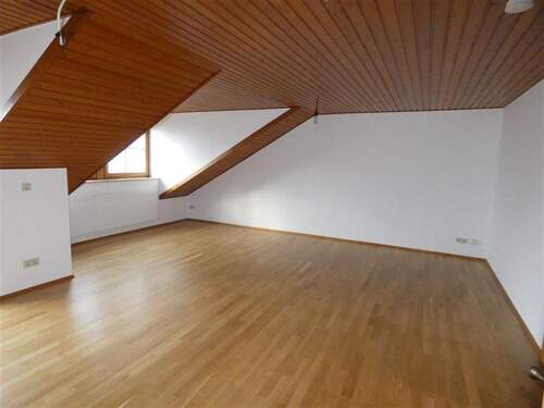 Wohnzimmer - 3 Zimmer Etagenwohnung in Neustadt