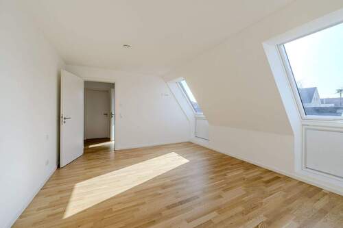 Riesiges Schlafzimmer - 