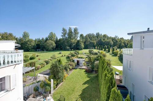 Seit. Blick v. Dachterrasse - 