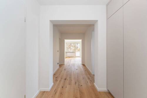 Diele mit Einbauschrank - 4 Zimmer Etagenwohnung in München