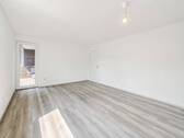 Wohnzimmer - Renovierte 2-Zimmer-Wohnung in Altdorf ab Juli verfügbar