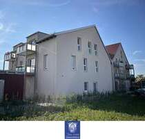 Erstbezug! Modern sanierte 2-Zimmerwohnung unterm Dach sucht perfekten Mieter! - Arnsdorf