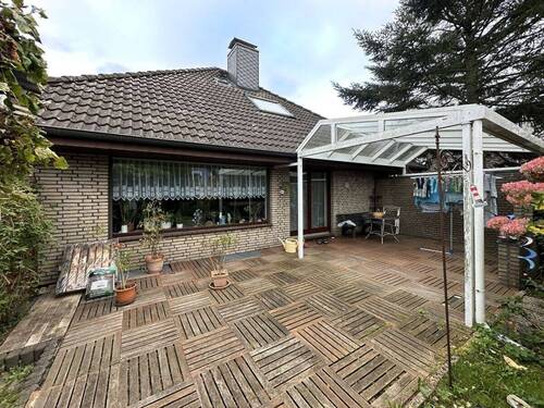 Gartenansicht - 6 Zimmer Einfamilienhaus zum Kaufen in Uetersen / Ahrenlohe