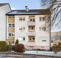 Vermietete 4-Zimmer-Erdgeschosswohnung mit zwei Balkonen und Stellplatz - St. Johann - Würtingen