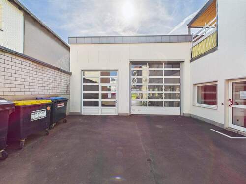 Einfahrt - Einfamilienhaus mit 101,00 m&sup2; in Köln zum Kaufen