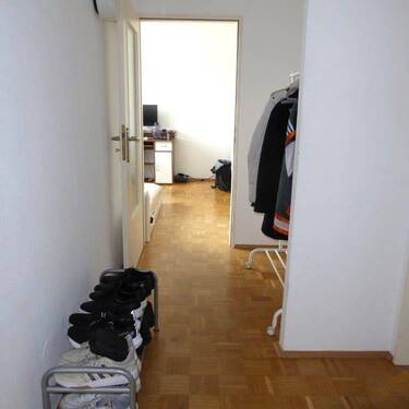 Flur - 2 Zimmer Etagenwohnung zur Miete in Friedrichsdorf