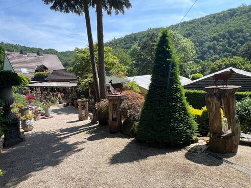 Ansicht Haus- und Nebengebäude - 