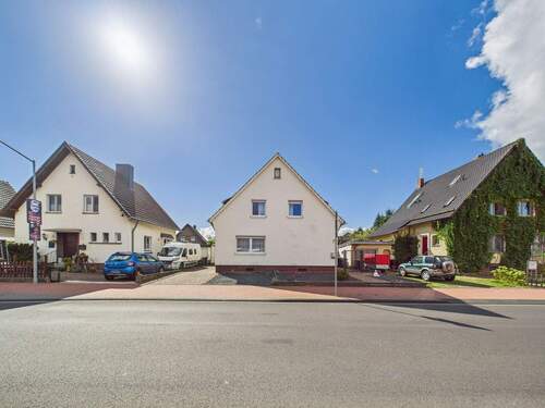 Hausansicht - 7 Zimmer Einfamilienhaus zum Kaufen in Euskirchen