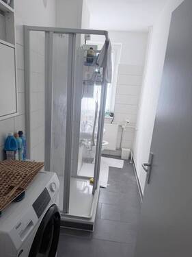 Duschbad (Mieterbild) - 2 Zimmer Etagenwohnung in Halle (Saale)