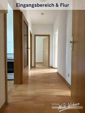 Eingangsbereich und Flur - 3 Zimmer Etagenwohnung zur Miete in Elsteraue