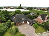 Haus aus der Vogelperspektive - 6 Zimmer Einfamilienhaus in Grünendeich