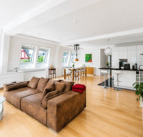 Modernisierte 2-Zi.-Wohnung mit 3 TG-Stellplätzen & Wallbox in zentraler Lage von Karlsruhe