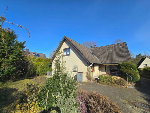 Winkelbungalow - Winkelbungalow, KEINE ERBPACHT! DG-Ausbau vorbereitet, Sackgassenendlage, am Rande des Naturschutzgebietes Fischbeker Heide