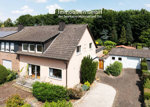 Vorderansicht - Großzügiges Einfamilienhaus mit Gartenidylle!