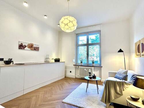 Wohnzimmer (2) - 2 Zimmer Etagenwohnung zum Kaufen in Berlin