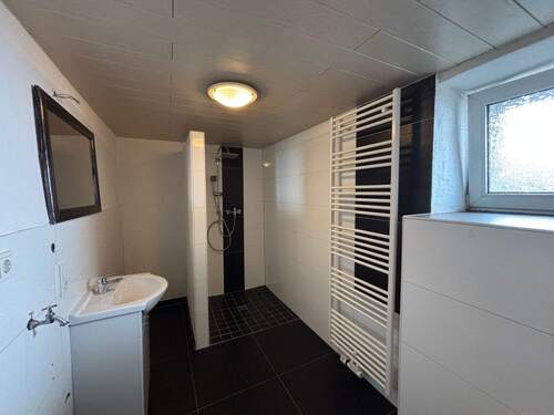 Badezimmer EG - 3 Zimmer Einfamilienhaus zum Kaufen in Thalfang