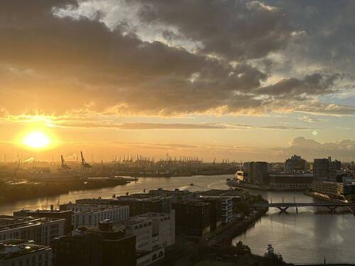 Skyline im Sonnenuntergang - 