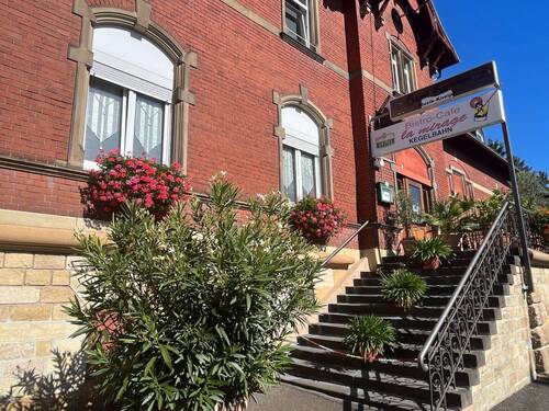 Aufgangstreppe Location - Einfamilienhaus in Staudernheim zum Kaufen