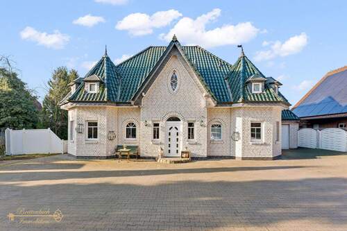 Hausansicht - 6 Zimmer Einfamilienhaus zum Kaufen in Wardenburg