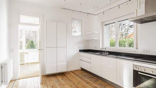 Küche (EG) - 9 Zimmer Einfamilienhaus in Berlin